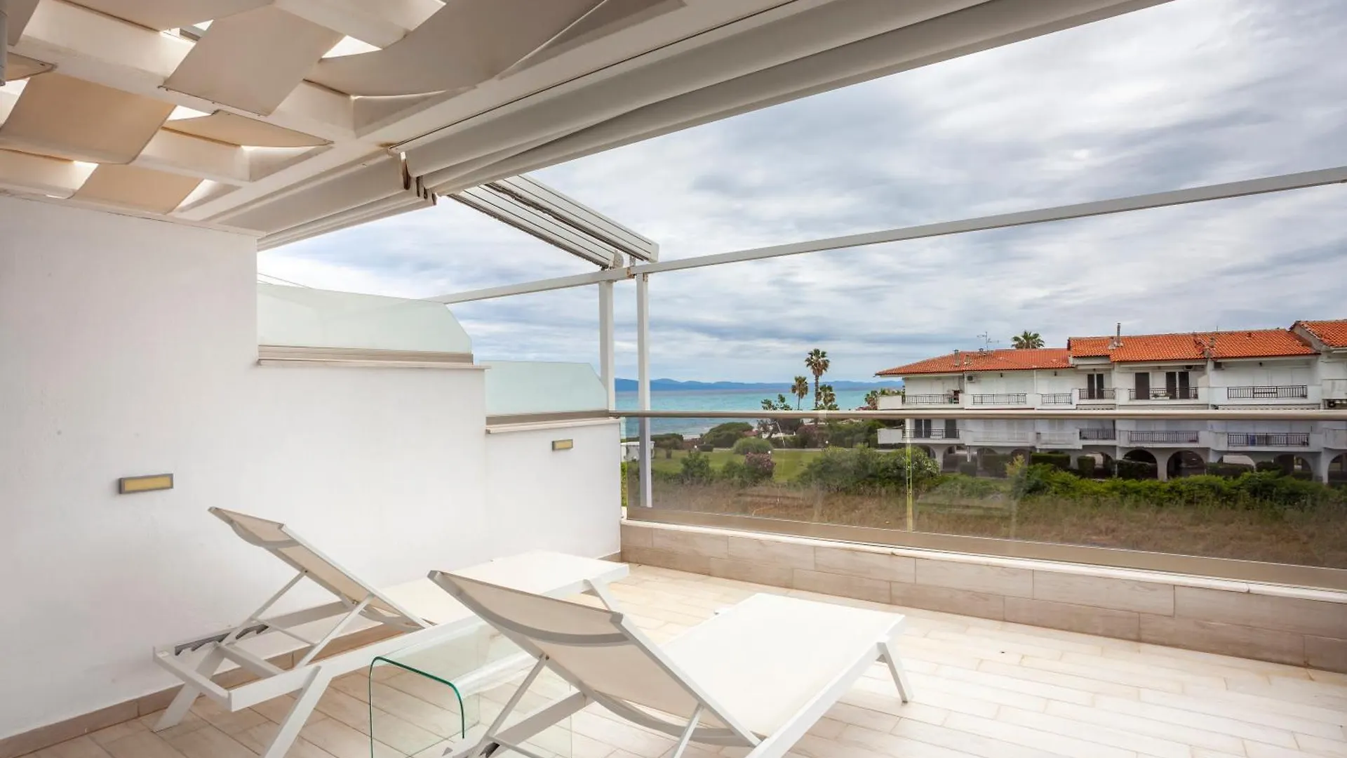 Villa Hanioti Dream Seafront
