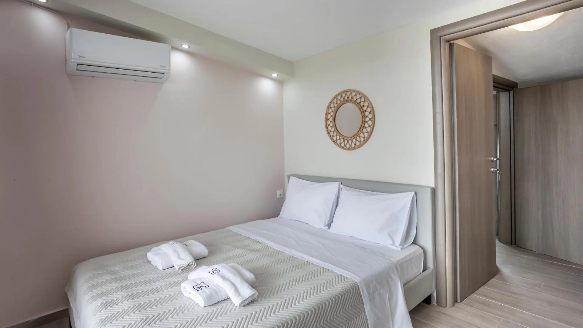 Villa Hanioti Dream Seafront